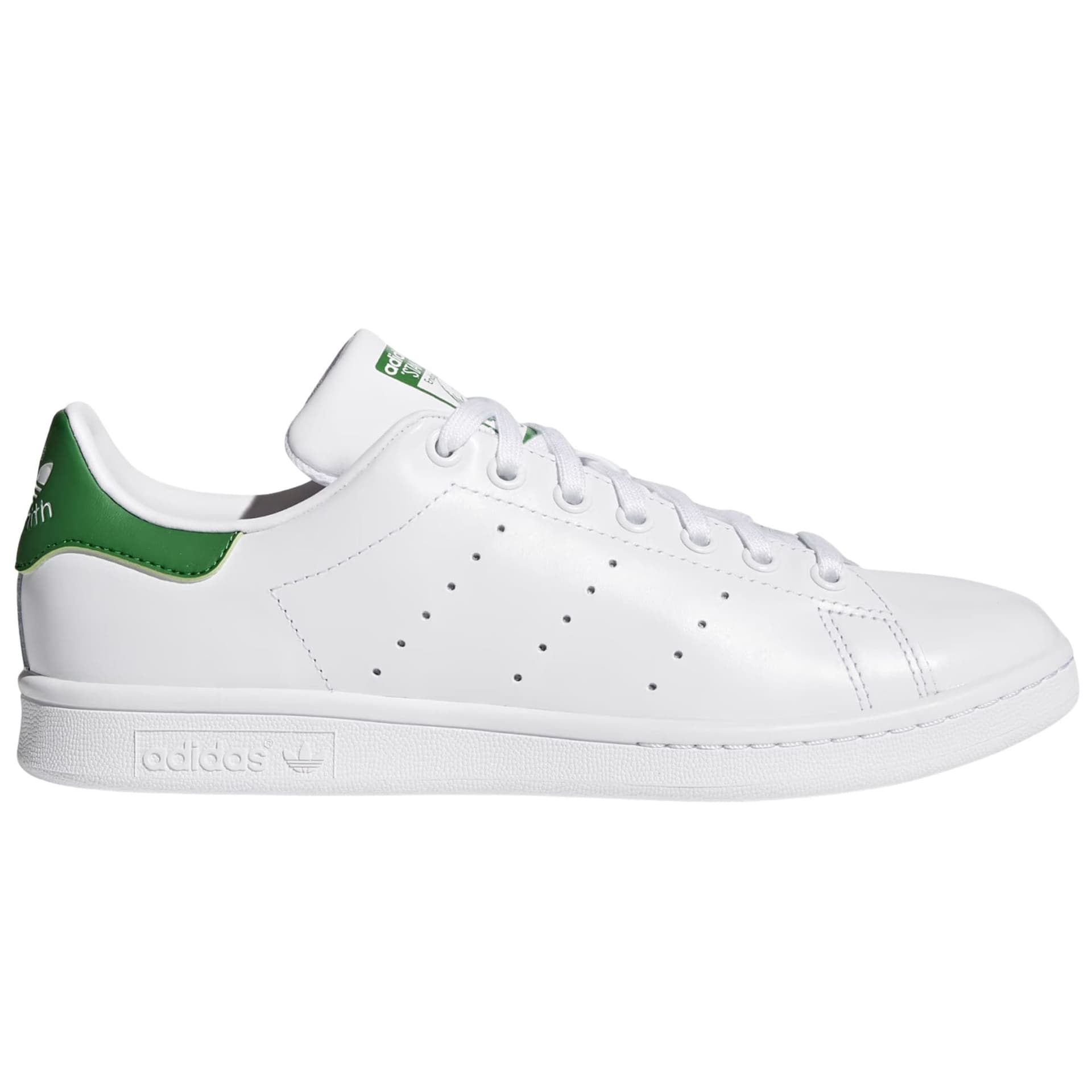 Adidas Stan Smith jako firemní tenisky s logem společnosti