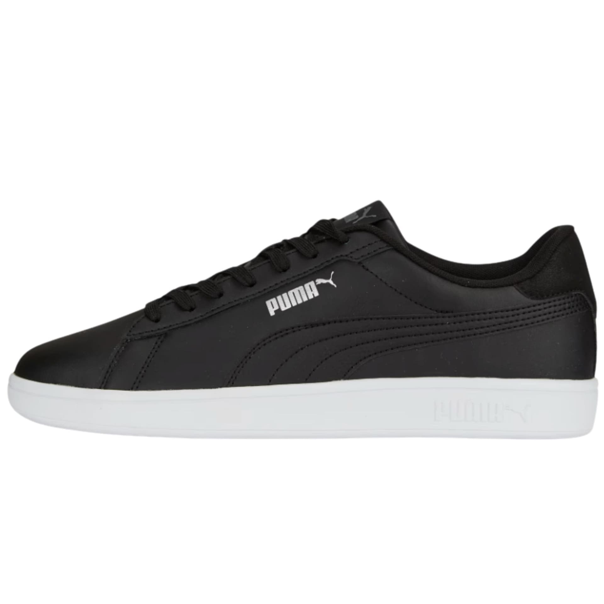 Puma Smash 3.0 kā uzņēmuma sporta apavi ar uzņēmuma logotipu