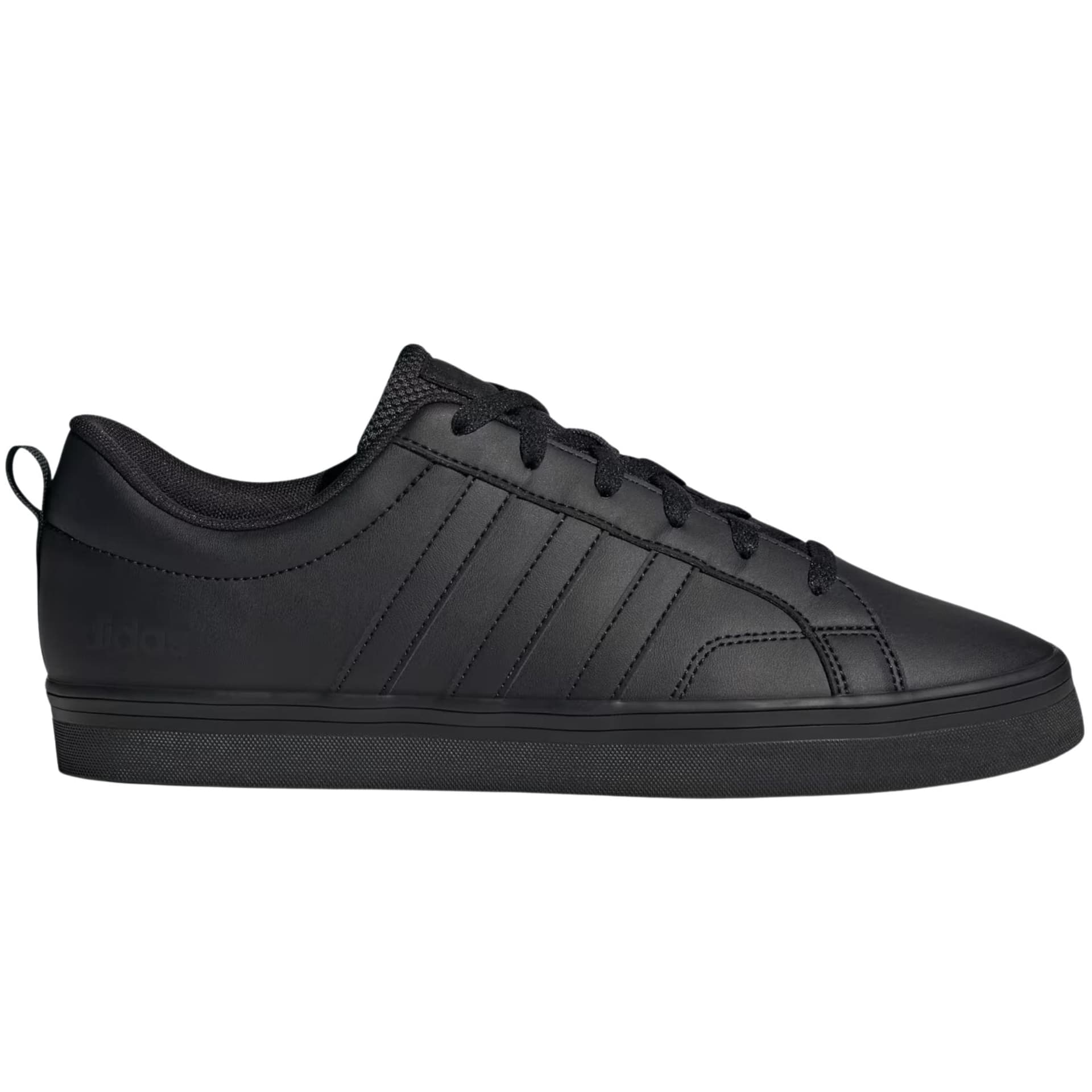 Adidas VS Pace 2.0 jako firemní tenisky s logem společnosti